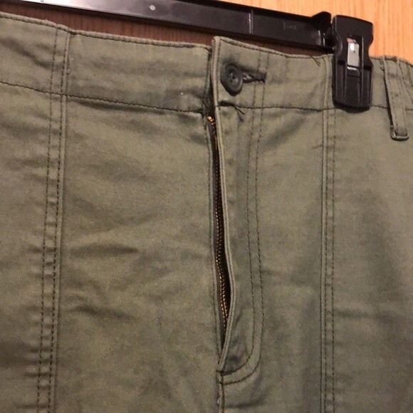 Fashion nova tunnel vision cropped jeans olive green size XL - Picture 4 of 9